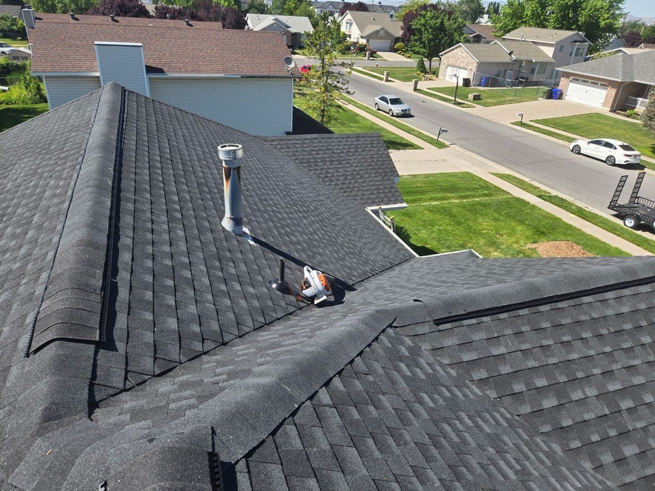 Stunning Shingle Roof Installation in Syracuse image